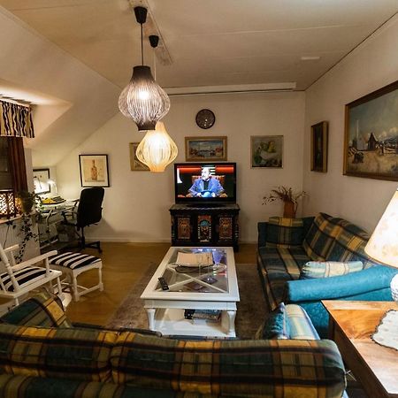 Mysig takvåning med balkong Eskilstuna Exteriör bild