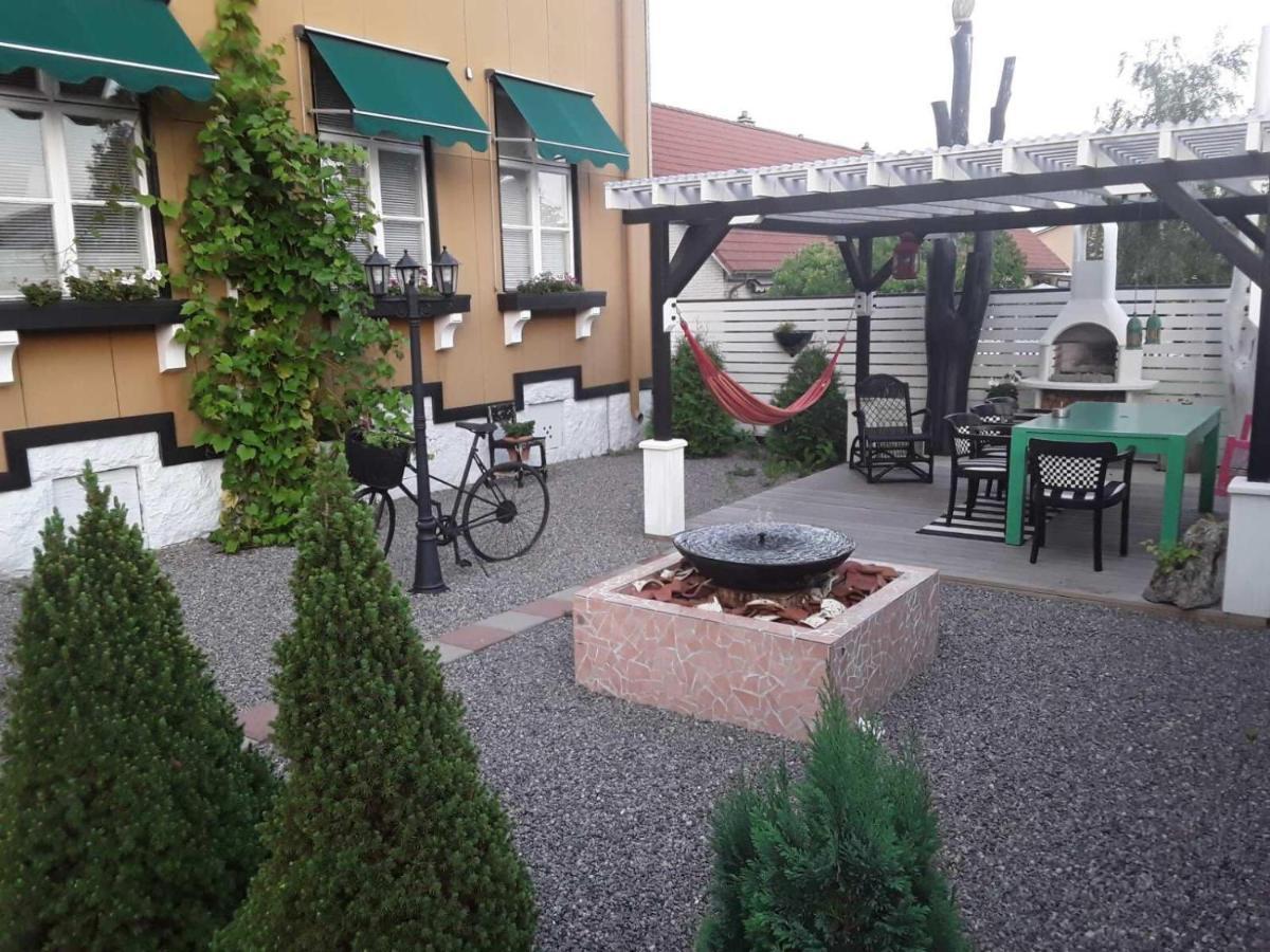 Mysig takvåning med balkong Eskilstuna Exteriör bild