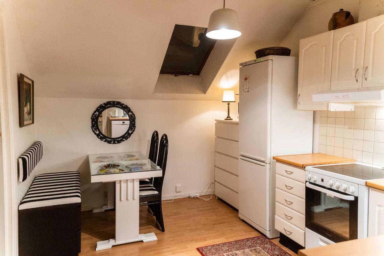 Mysig takvåning med balkong Eskilstuna Exteriör bild
