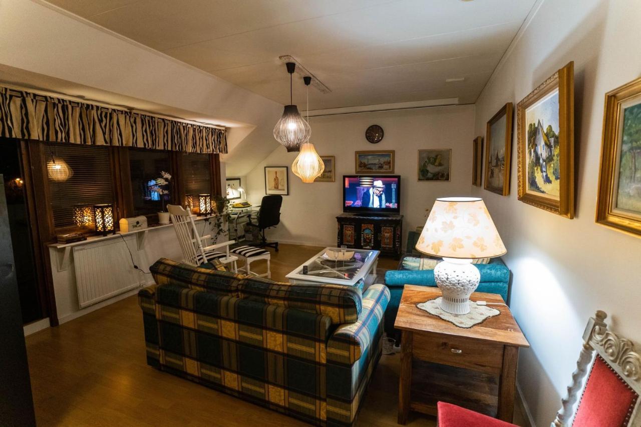 Mysig takvåning med balkong Eskilstuna Exteriör bild