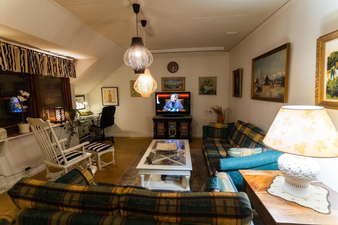 Mysig takvåning med balkong Eskilstuna Exteriör bild