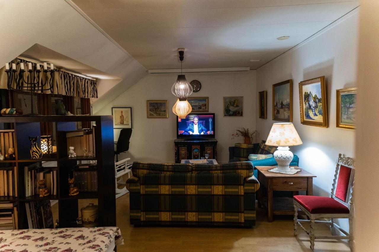 Mysig takvåning med balkong Eskilstuna Exteriör bild