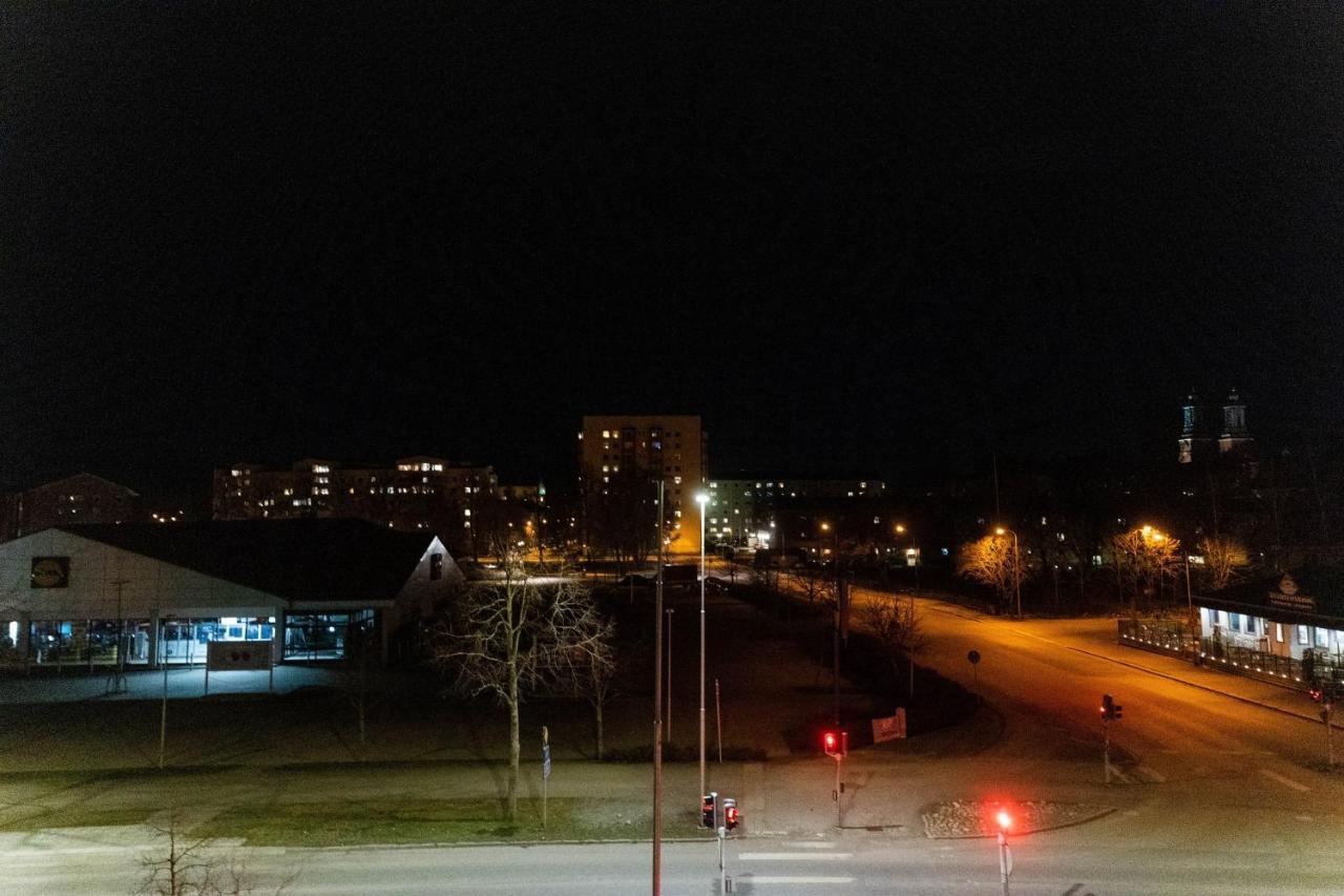 Mysig takvåning med balkong Eskilstuna Exteriör bild