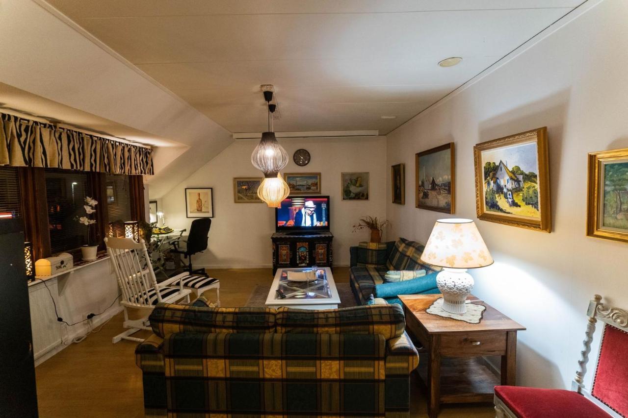 Mysig takvåning med balkong Eskilstuna Exteriör bild