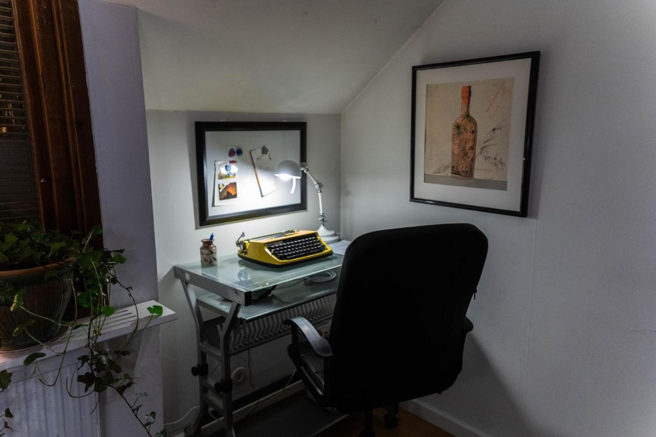 Mysig takvåning med balkong Eskilstuna Exteriör bild
